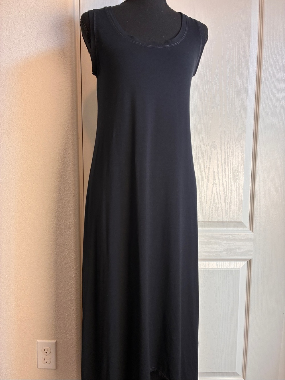 fresh produce Black Sleeveless Scoop Neck Maxi Dress